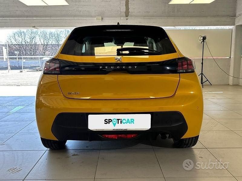 Usata Peugeot 208 Active 75 CV (55 kW) 2023 Giallo Utilitaria