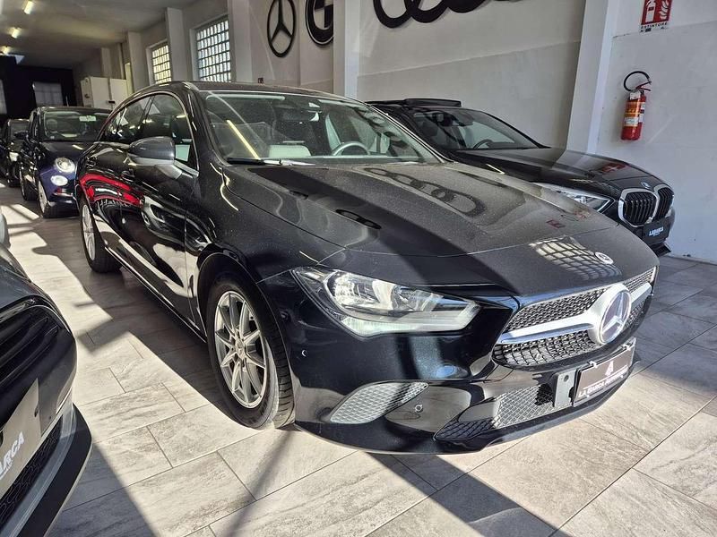 Usata Mercedes CLA180 Shooting Brake Business 116 CV (85 kW) 2022 Nero Station wagon