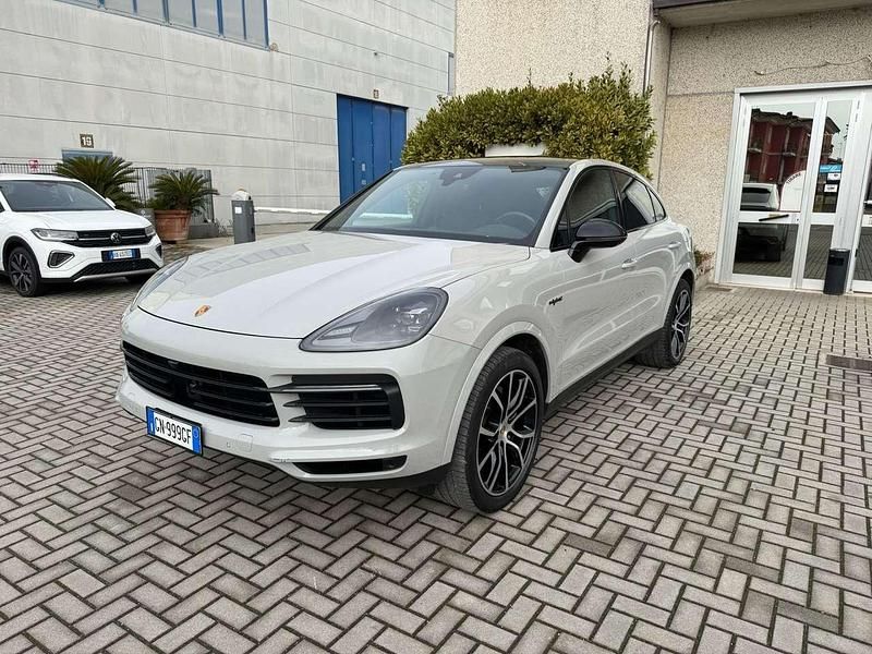 Usata Porsche Cayenne Coupe 340 CV (250 kW) 2023 Grigio Coupé