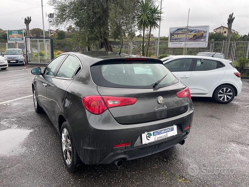 Gebraucht Alfa Romeo Giulietta Distinctive 170 PS (125 kW) 2011 Grau Kleinwagen