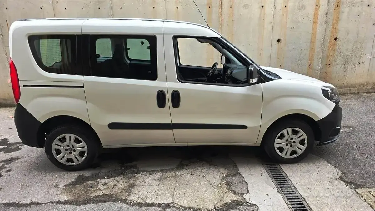 Usata Fiat Doblò 95 CV (69 kW) 2018 Bianco Monovolume