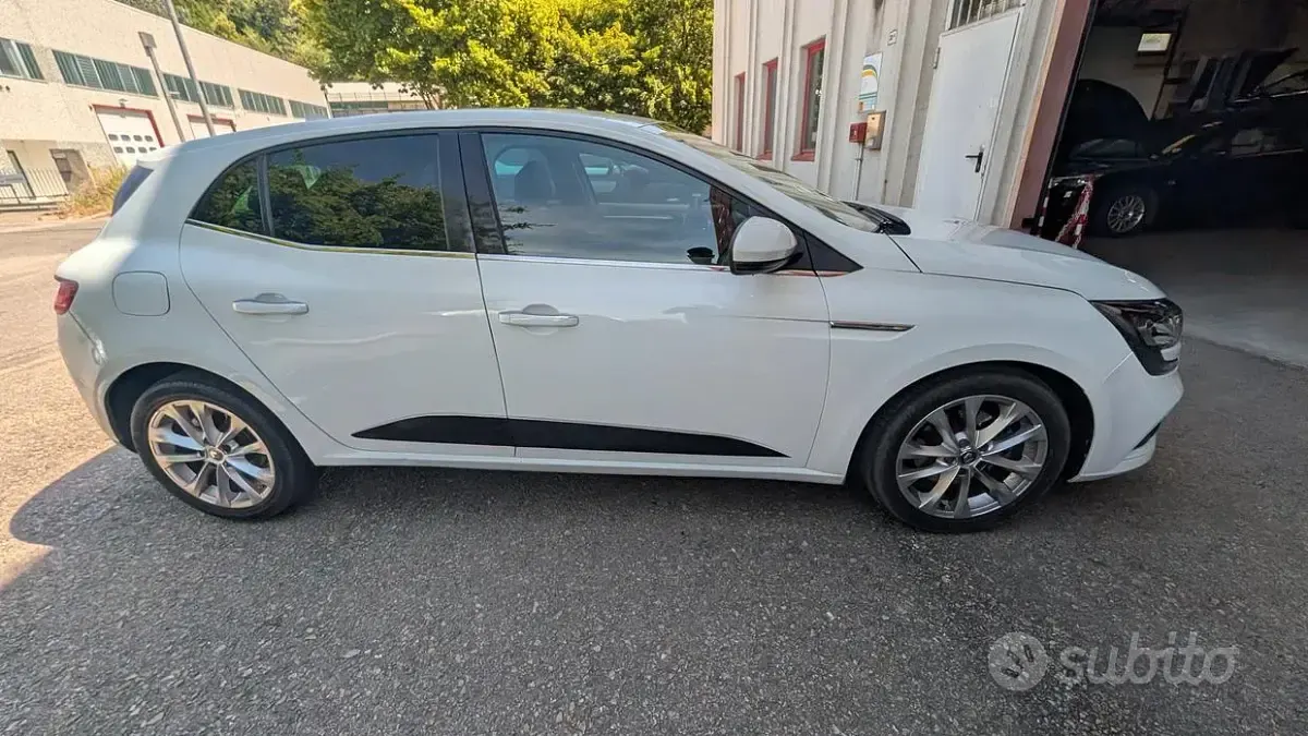 Usata Renault Mégane GT Line GT-Line 131 CV (96 kW) 2016 Bianco Berlina