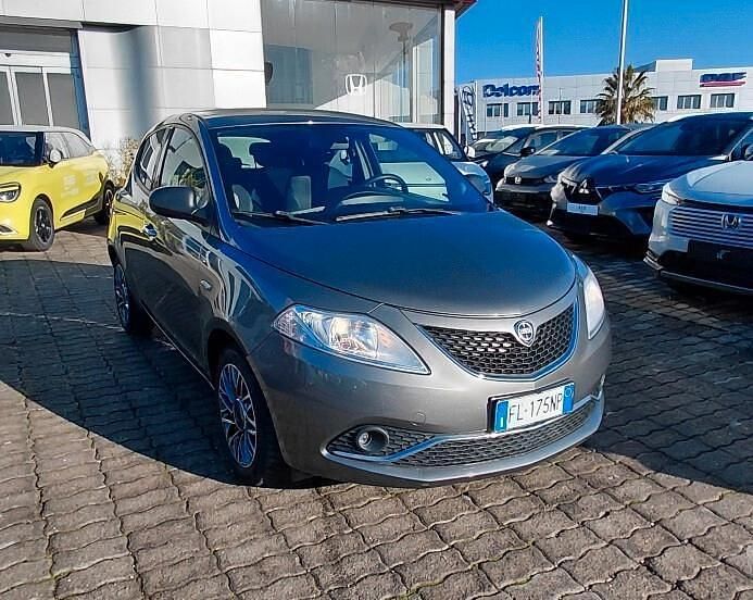 Usata Lancia Ypsilon S 95 CV (69 kW) 2017 Grigio Utilitaria