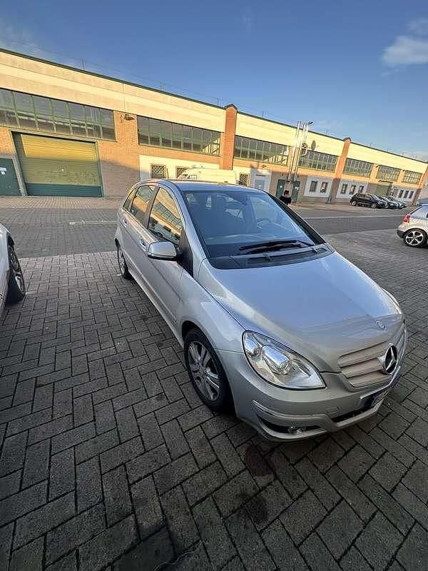 Usata Mercedes B180 Premium 109 CV (80 kW) 2012 Monovolume