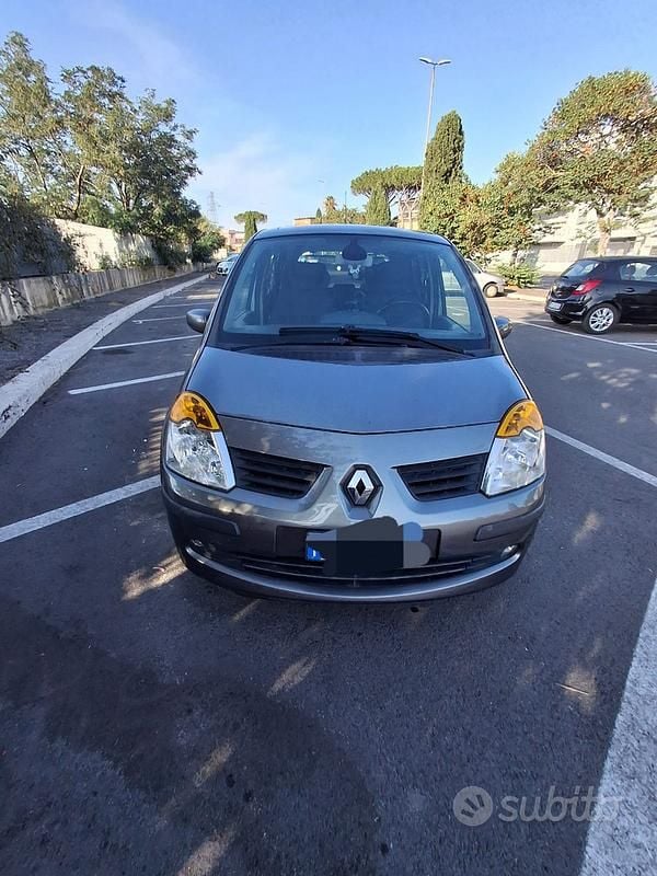Usata Renault Modus 106 CV (77 kW) 2006 Grigio Monovolume