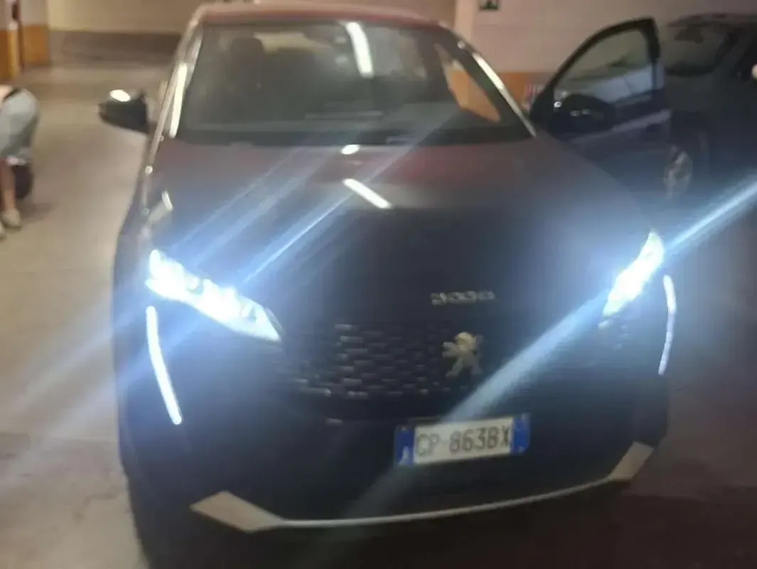 Usata Peugeot 3008 Active 131 CV (96 kW) 2023 Nero SUV