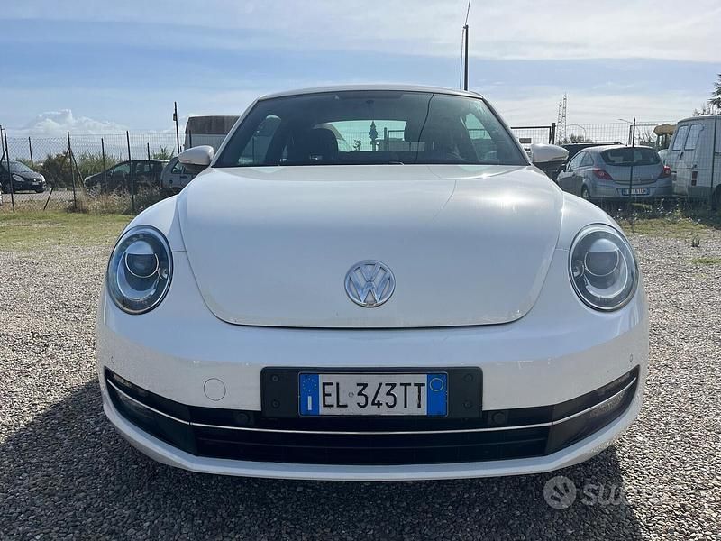 Usata VW Beetle Design 105 CV (77 kW) 2012 Bianco Utilitaria