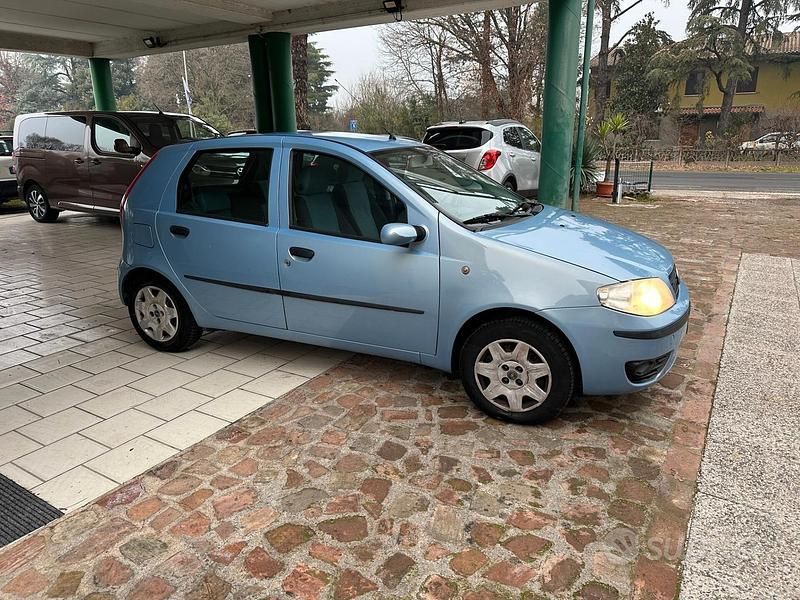 Usata Fiat Punto 60 CV (44 kW) 2005 Blu Berlina