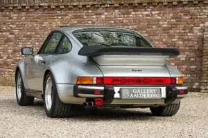 Usata Porsche 911 Turbo 300 CV (220 kW) 1983 Grigio Coupé