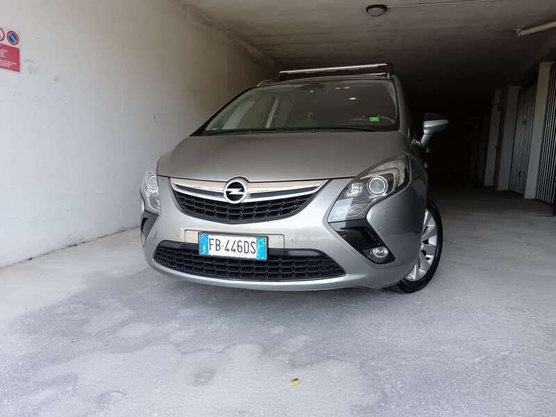 Usata 2014 Opel Zafira Tourer Cosmo Monovolume | 5990 € (Buon prezzo) - Immagine 1/4
