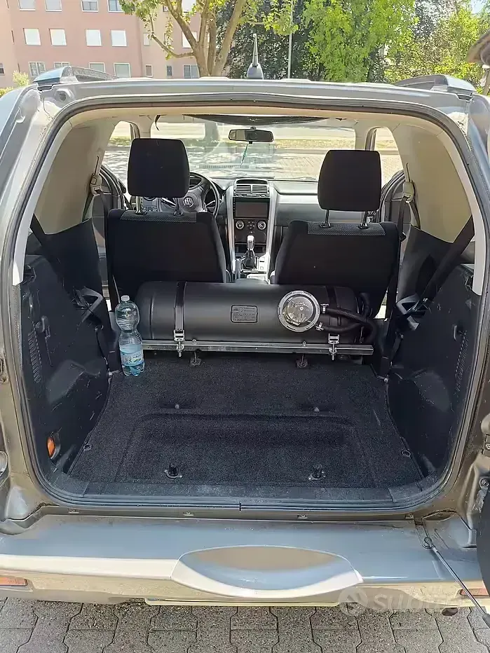 Usata Suzuki Grand Vitara 106 CV (77 kW) 2008 Grigio SUV
