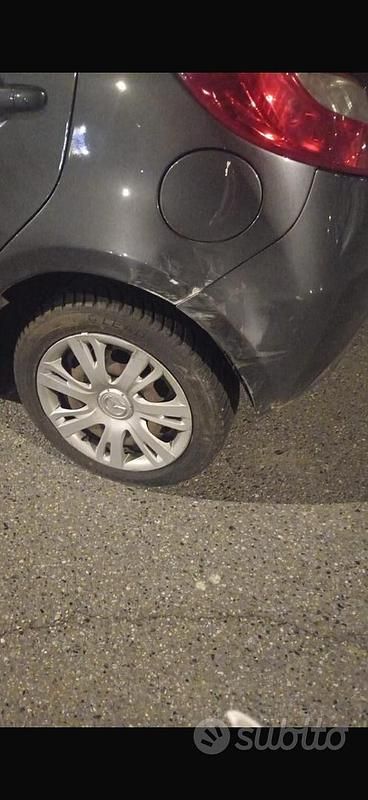 Usata Mazda 2 75 CV (55 kW) 2014 Grigio Utilitaria