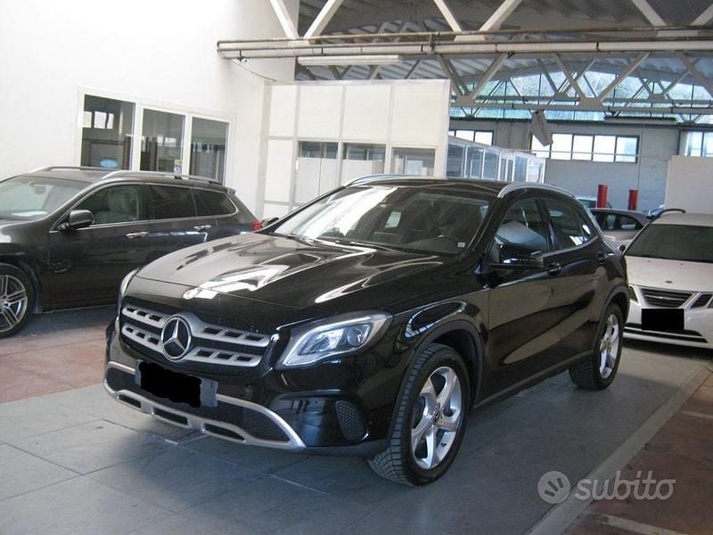 Usata Mercedes GLA200 136 CV (100 kW) 2019 Nero SUV