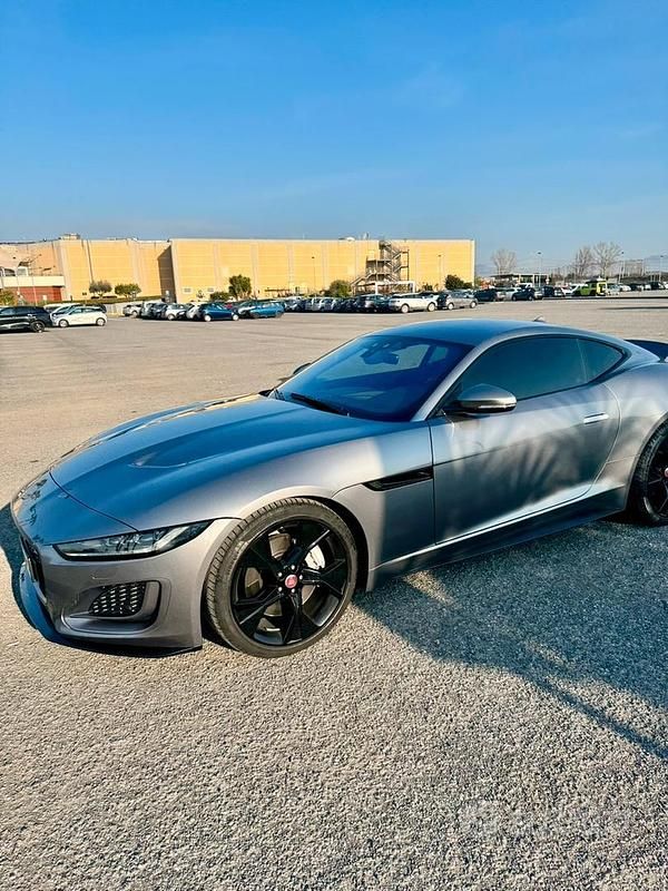 Usata Jaguar F-Type R-Dynamic 2022 Grigio Coupé
