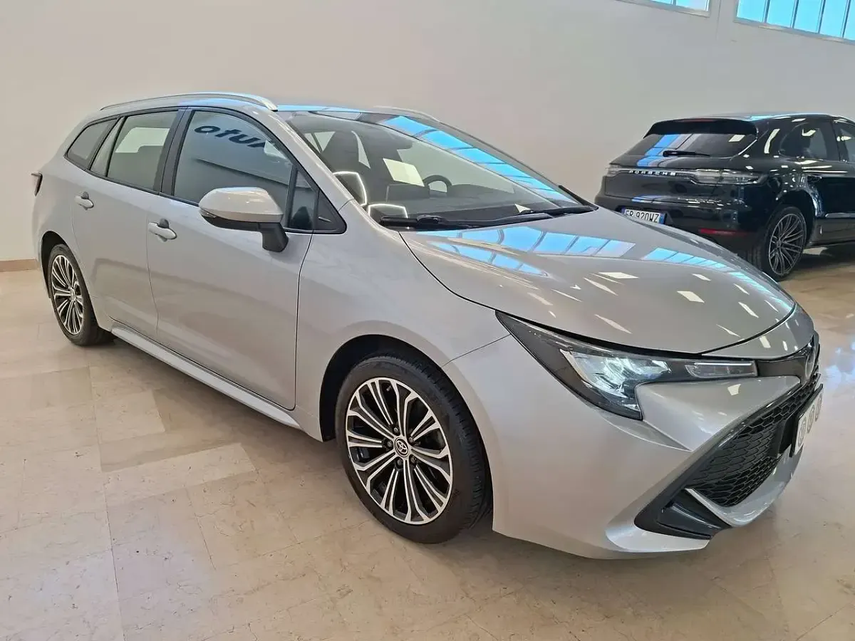 Usata Toyota Corolla Business Edition 152 CV (111 kW) 2022 Argento Station wagon