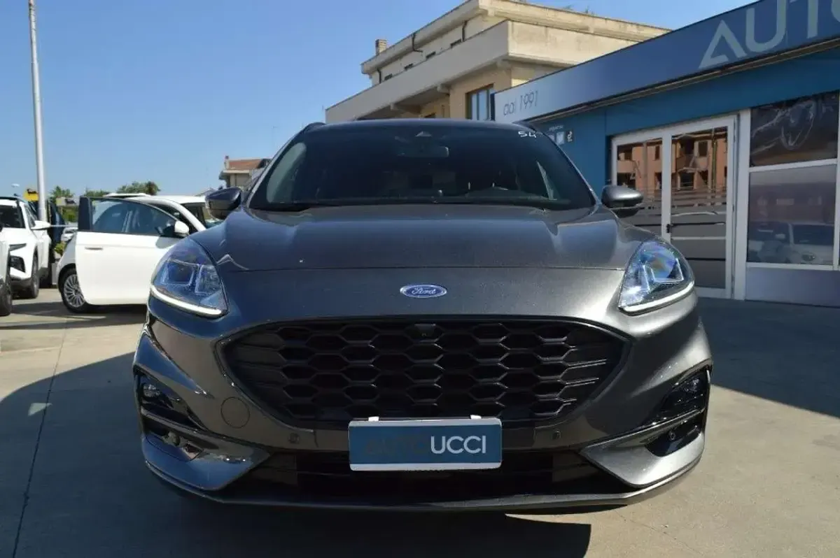 Usata Ford Kuga ST-Line 150 CV (110 kW) 2023 Magnetic grey SUV