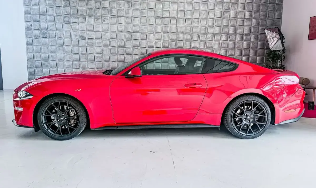 Usata Ford Mustang Fastback 290 CV (213 kW) 2019 Rosso Coupé