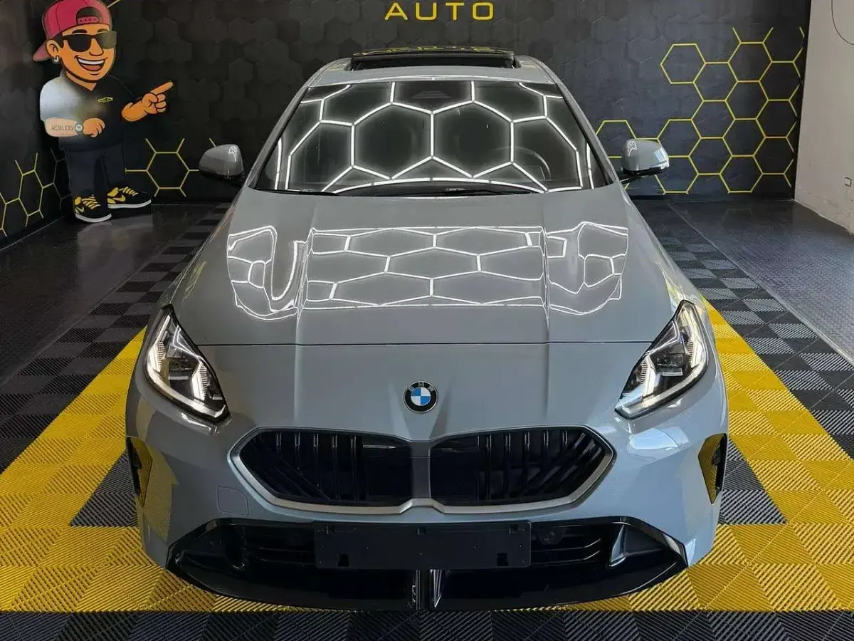 Usata BMW 118 M Sport 150 CV (110 kW) 2025 Brooklyn grey pastello Utilitaria