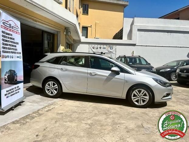 Usata Opel Astra Innovation 136 CV (100 kW) 2017 Grigio metallizzato Station wagon