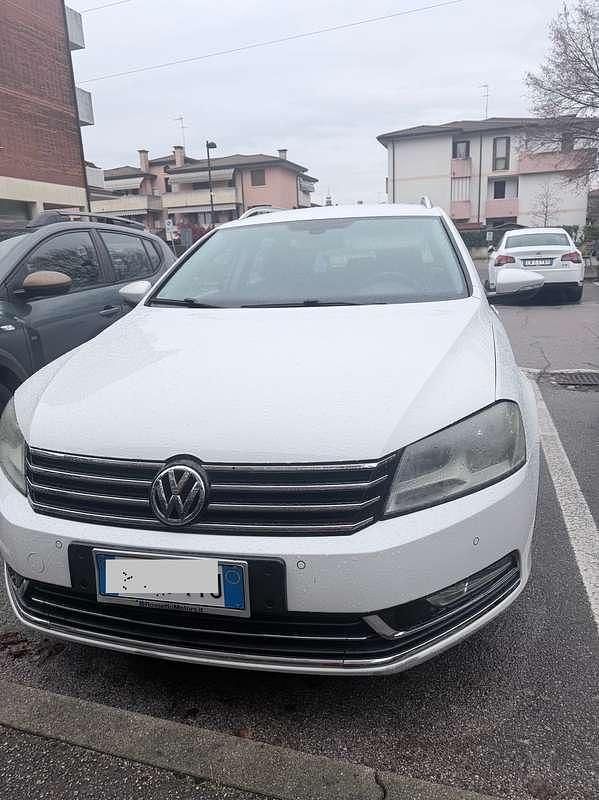 Usata VW Passat 140 CV (102 kW) 2014 Bianco Station wagon