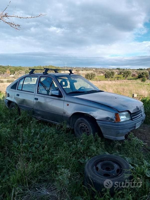Usata Opel Kadett 54 CV (39 kW) 1991 Grigio Utilitaria