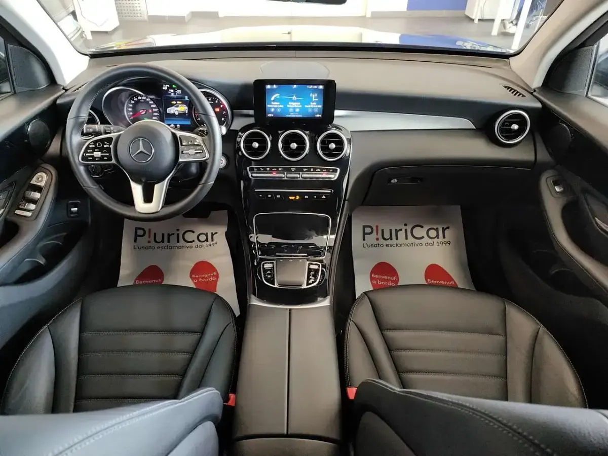 Usata Mercedes GLC300 211 CV (155 kW) 2020 Blu/azzurro SUV