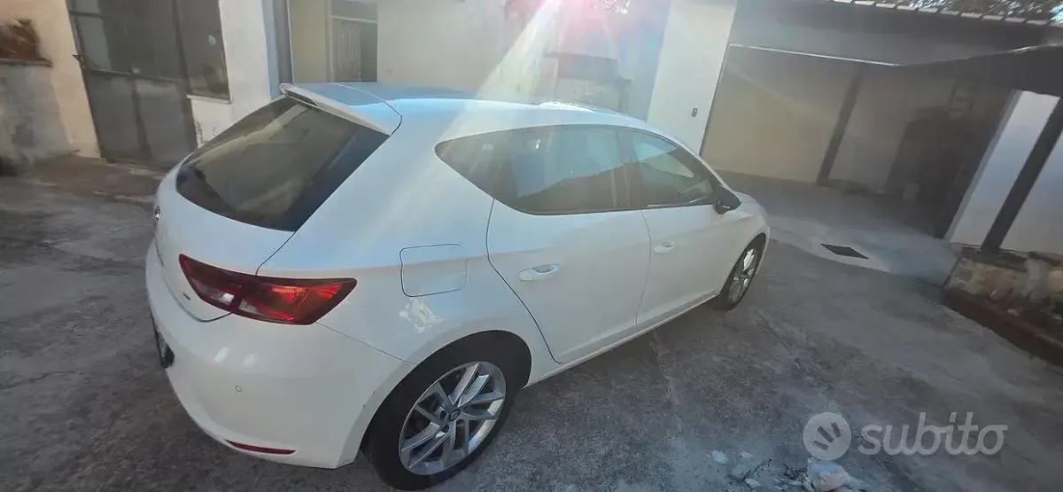 Usata Seat Leon 105 CV (77 kW) 2014 Bianco Berlina