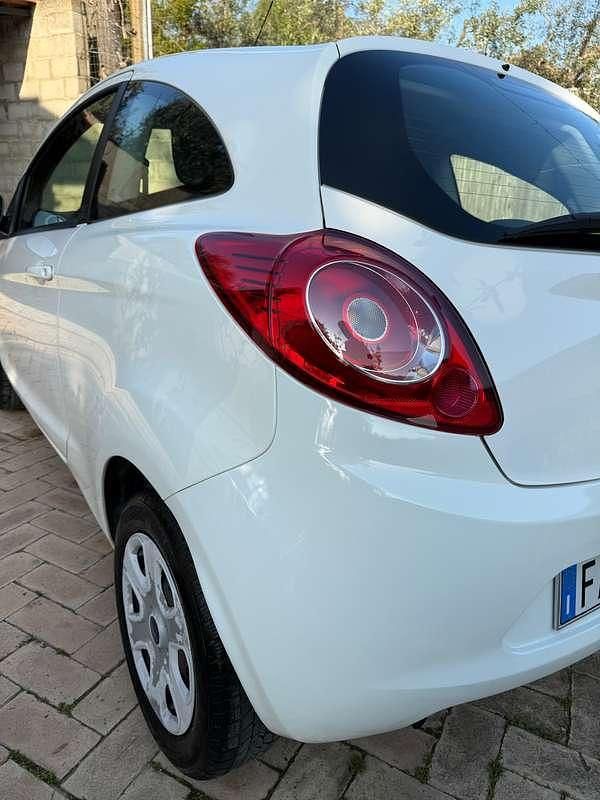 Usata Ford Ka 69 CV (50 kW) 2015 Bianco Berlina