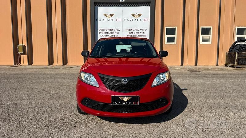 Usata Lancia Ypsilon 69 CV (50 kW) 2019 Rosso Utilitaria