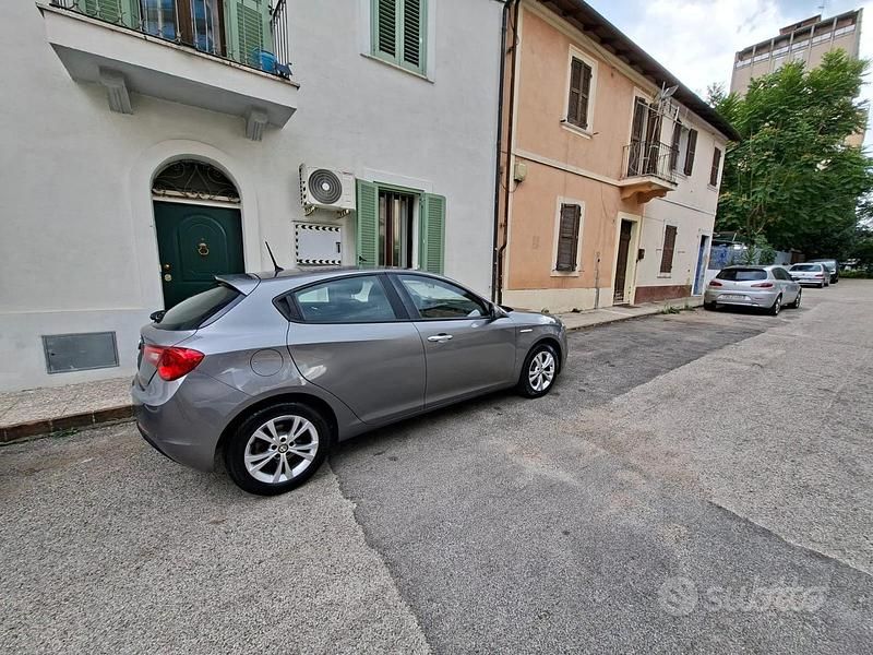Usata Alfa Romeo Giulietta 120 CV (88 kW) 2016 Utilitaria