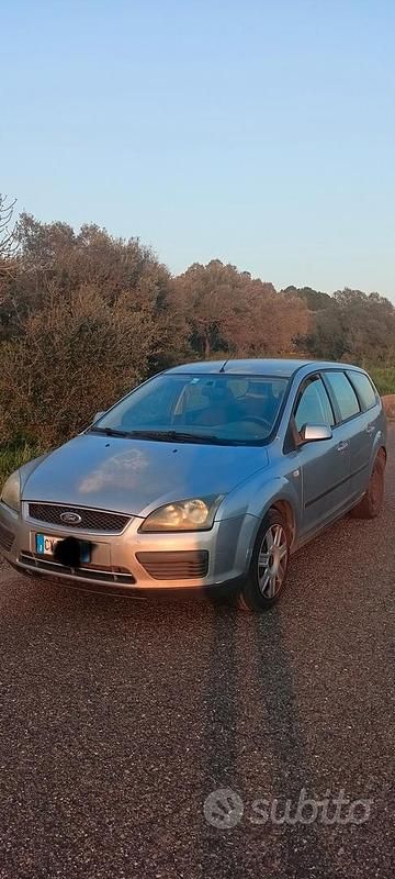 Usata Ford Focus 90 CV (66 kW) 2005 Grigio Station wagon