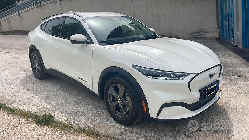 Usata Ford Mustang Mach-E Extended Range 216 kW (294 CV) 2023 Bianco SUV