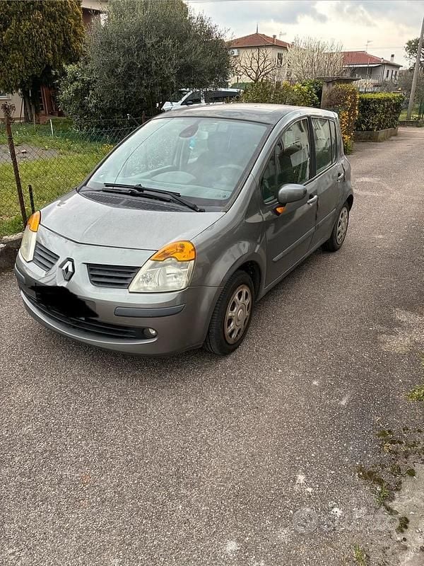 Usata Renault Modus 2006 Grigio Monovolume