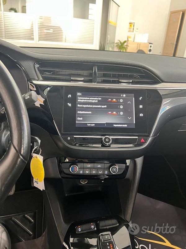 Usata Opel Corsa Elegance 101 CV (74 kW) 2020 Grigio Utilitaria