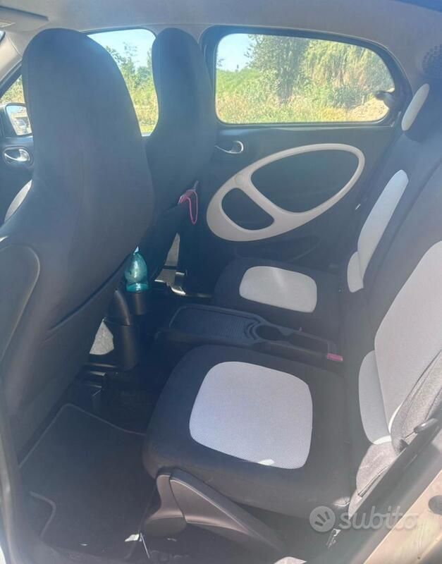 Usata Smart ForFour 61 CV (44 kW) 2015 Grigio Utilitaria