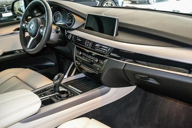 Usata BMW X5 Comfort Edition 381 CV (280 kW) 2017 Azuritnero metallizzato SUV