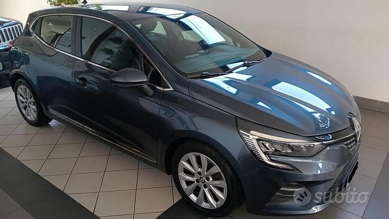 Usata Renault Clio V Techno 101 CV (74 kW) 2023 Grigio Berlina