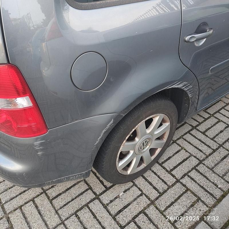 Usata VW Touran 2005 Grigio Monovolume