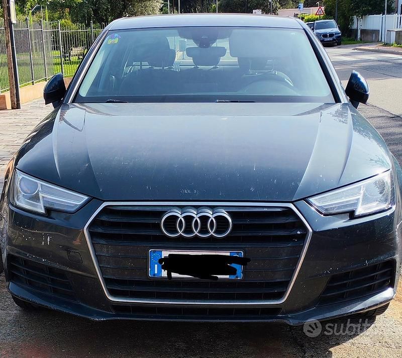 Nero Usata 2016 Audi A4 Comfort Tre volumi | 9900 € (Super prezzo) - Immagine 1/4