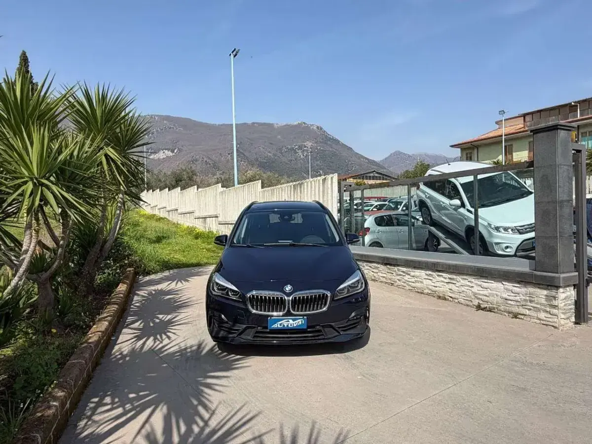 Usata BMW 216 Gran Tourer Luxury Line 116 CV (85 kW) 2020 Bianco Monovolume