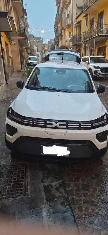 Usata Dacia Spring Expression 19 kW (26 CV) 2024 Bianco Utilitaria