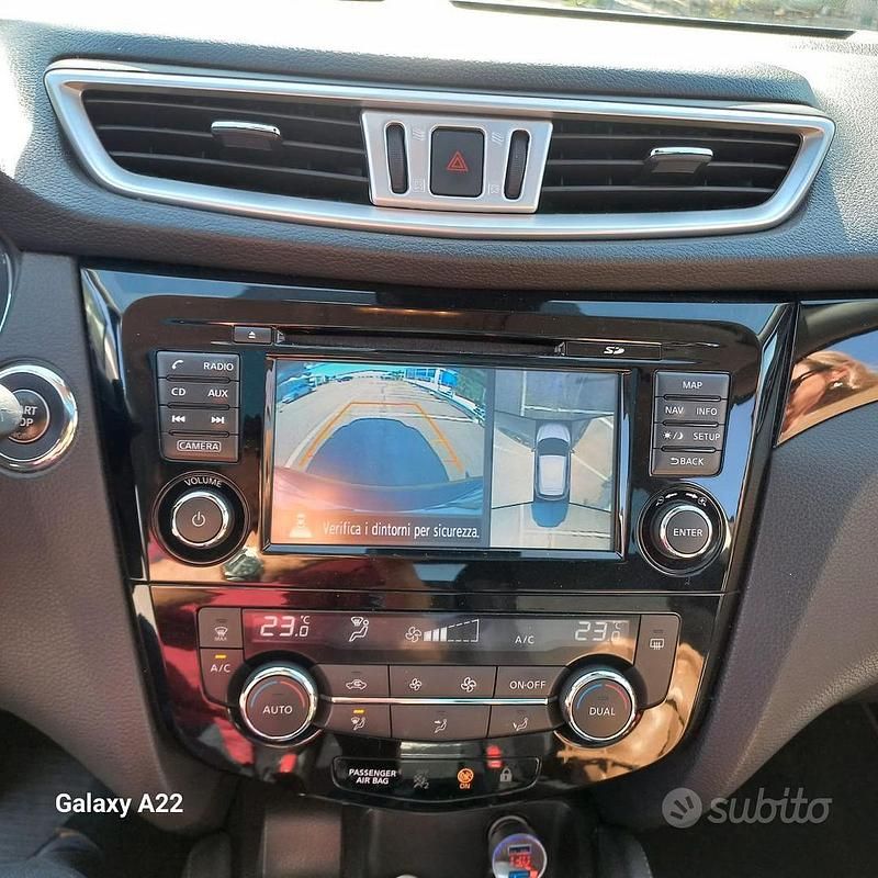 Usata Nissan Qashqai N-Connecta 110 CV (80 kW) 2017 Nero SUV