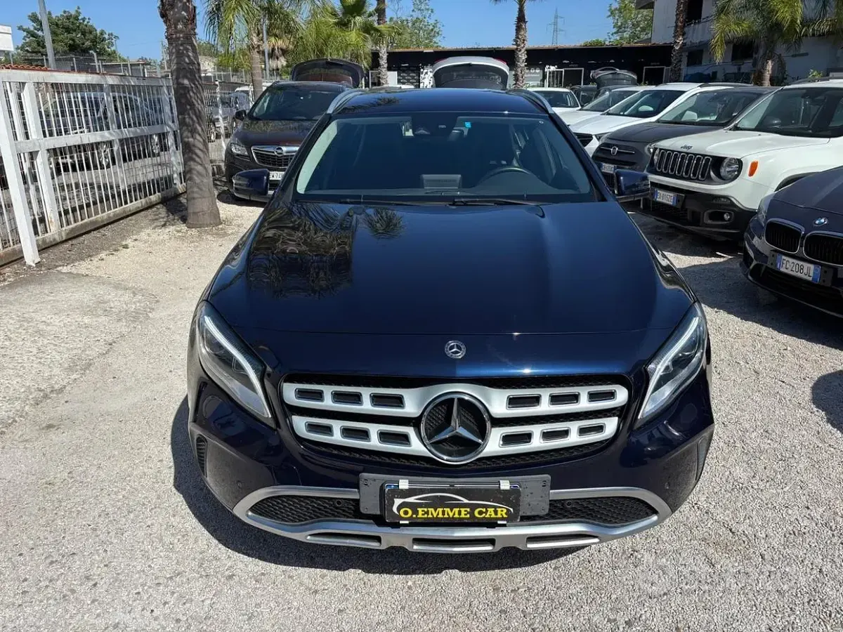 Usata Mercedes GLA200 Premium 136 CV (100 kW) 2018 Blu SUV