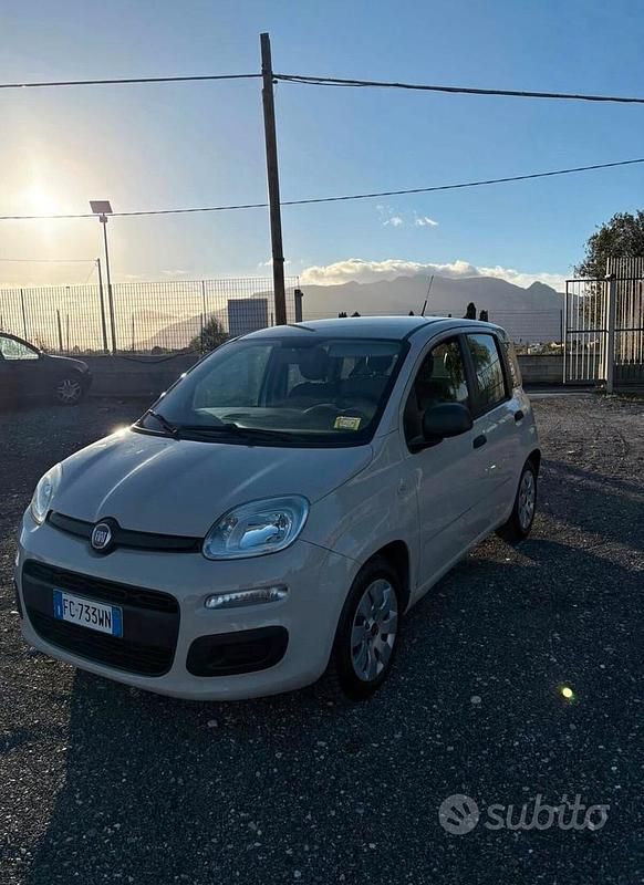 Usata Fiat Panda Lounge 69 CV (50 kW) 2016 Beige Utilitaria