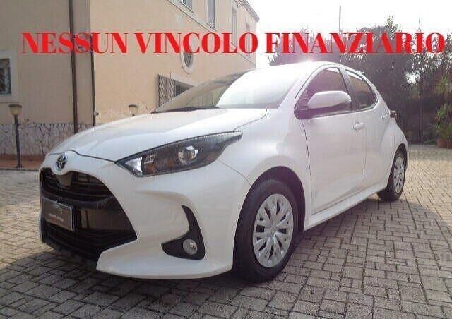 Usata Toyota Yaris Hybrid Active 92 CV (67 kW) 2023 Bianco Berlina