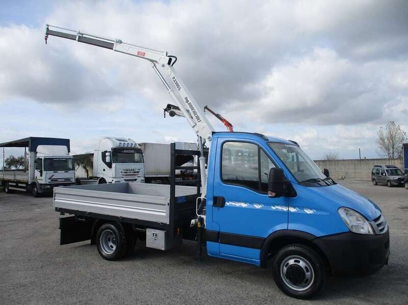 Blu/azzurro Usata 2010 Iveco Daily Furgone | 18.400 € (Molto cara) - Immagine 1/4