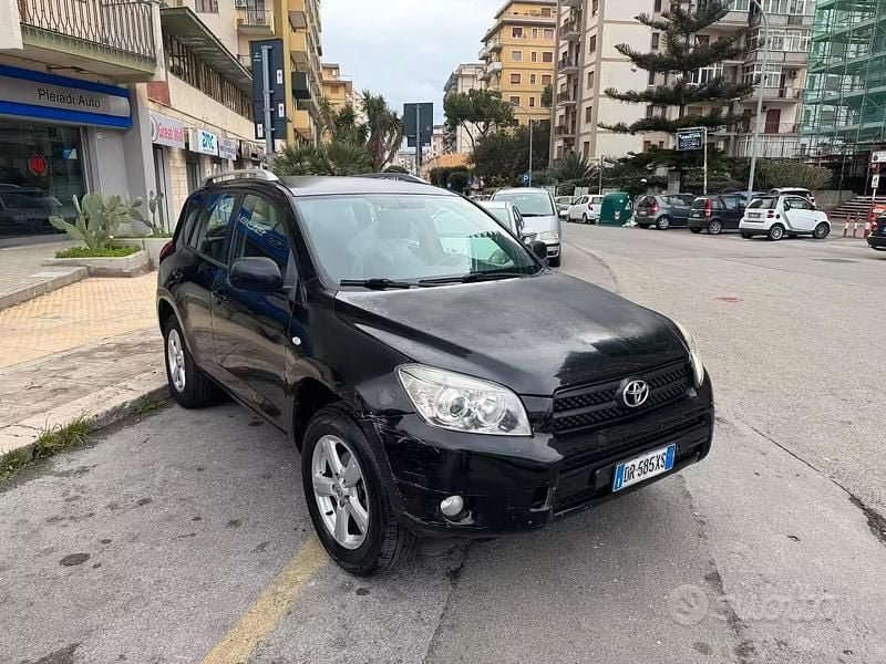 Usata Toyota RAV4 136 CV (100 kW) 2008 Nero SUV