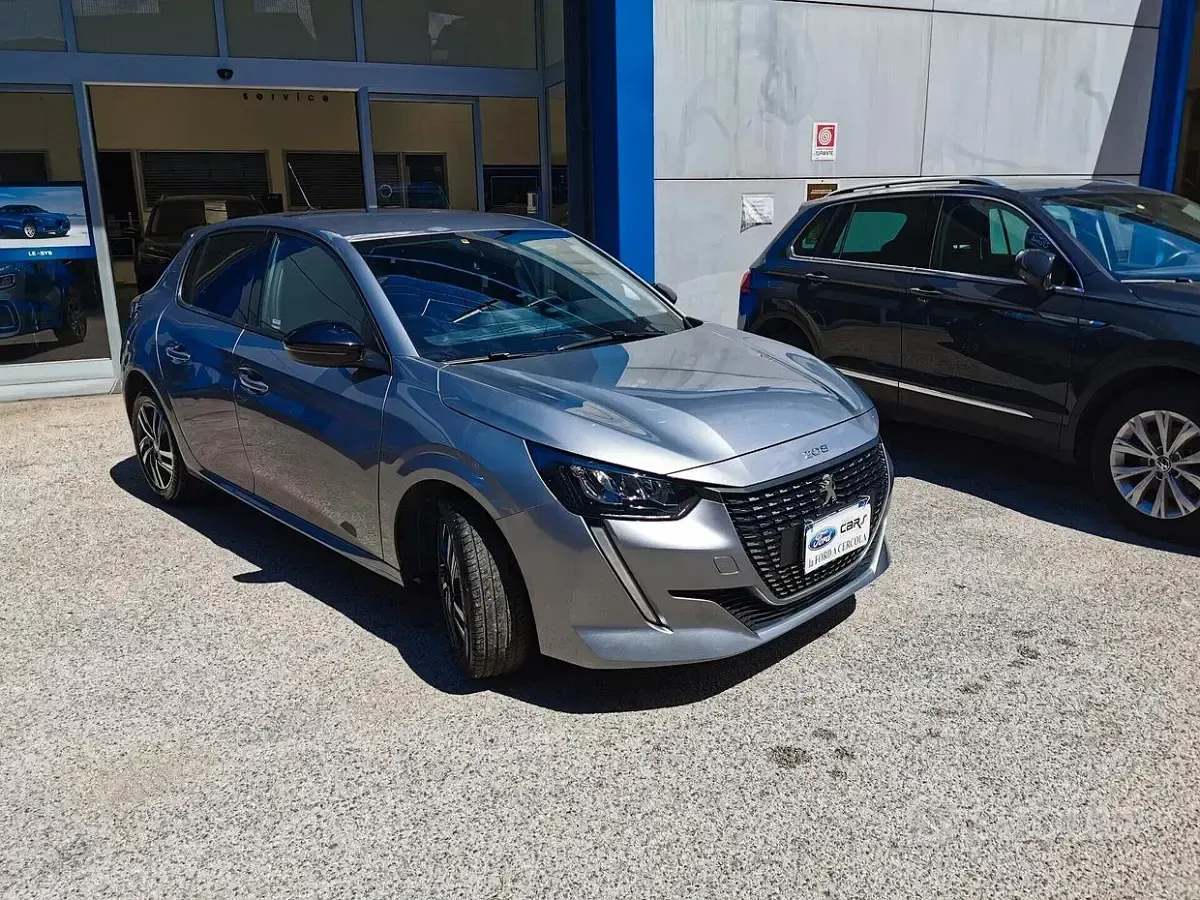 Usata Peugeot 208 Allure 101 CV (74 kW) 2023 Grigio Utilitaria