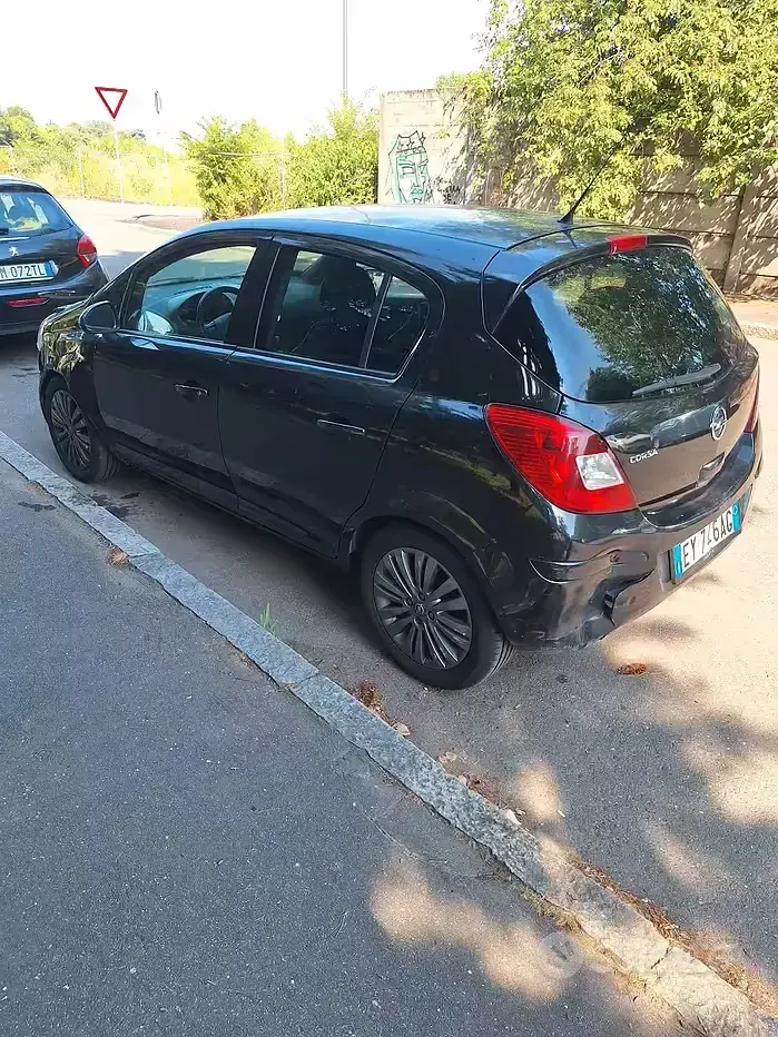 Usata Opel Corsa 85 CV (62 kW) 2014 Nero Utilitaria
