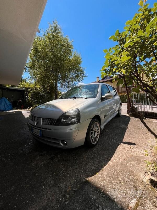 Usata Renault Clio II 82 CV (60 kW) 2003 Grigio Utilitaria